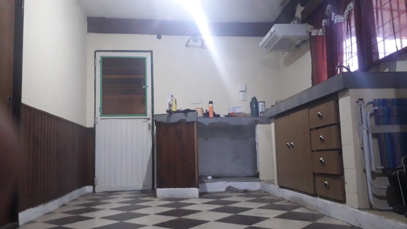 ACTUALIZADA!!!!    CASA EN VENTA a metros calle Guido