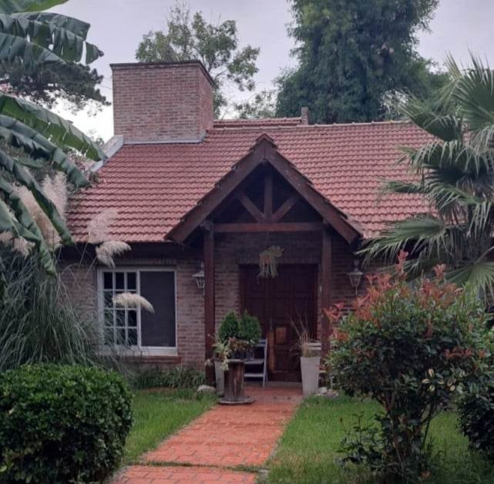 CHALET en barrio cerrado LA CASCADA