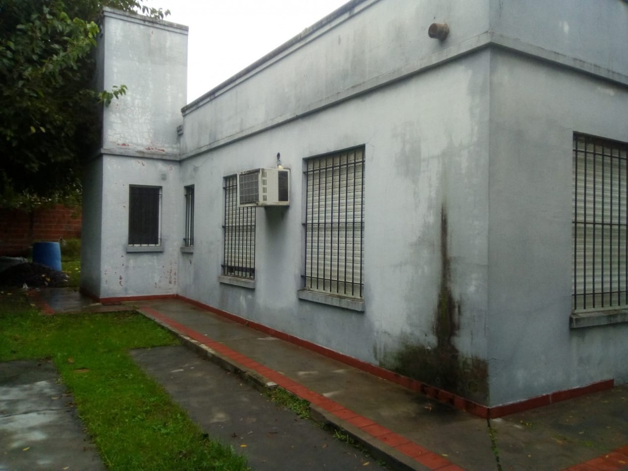 CASA EN BARRIO AGUSTONI