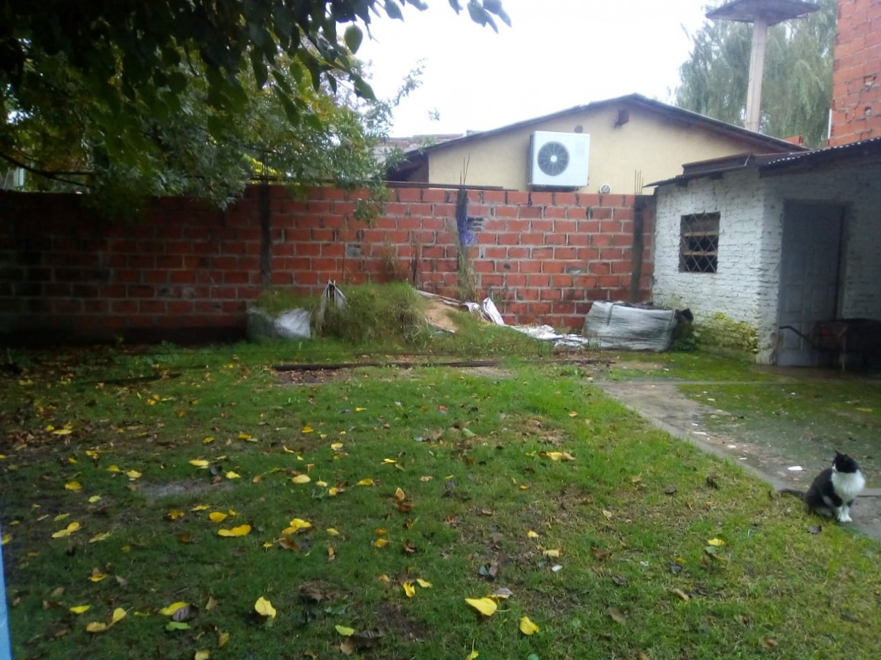 CASA EN BARRIO AGUSTONI