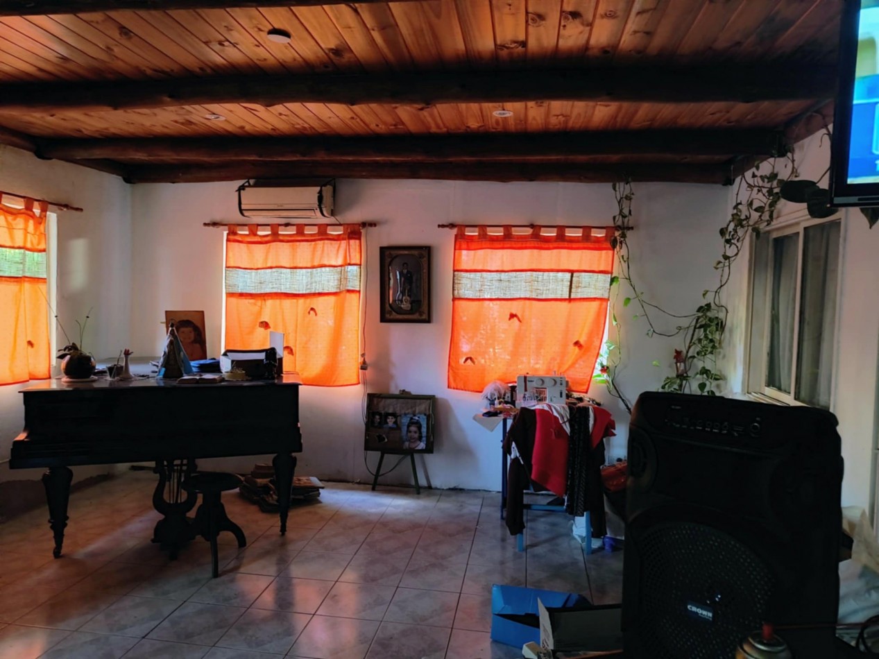 CASA EN VENTA CON PILETA BARRIO VILLA ALPINA 2