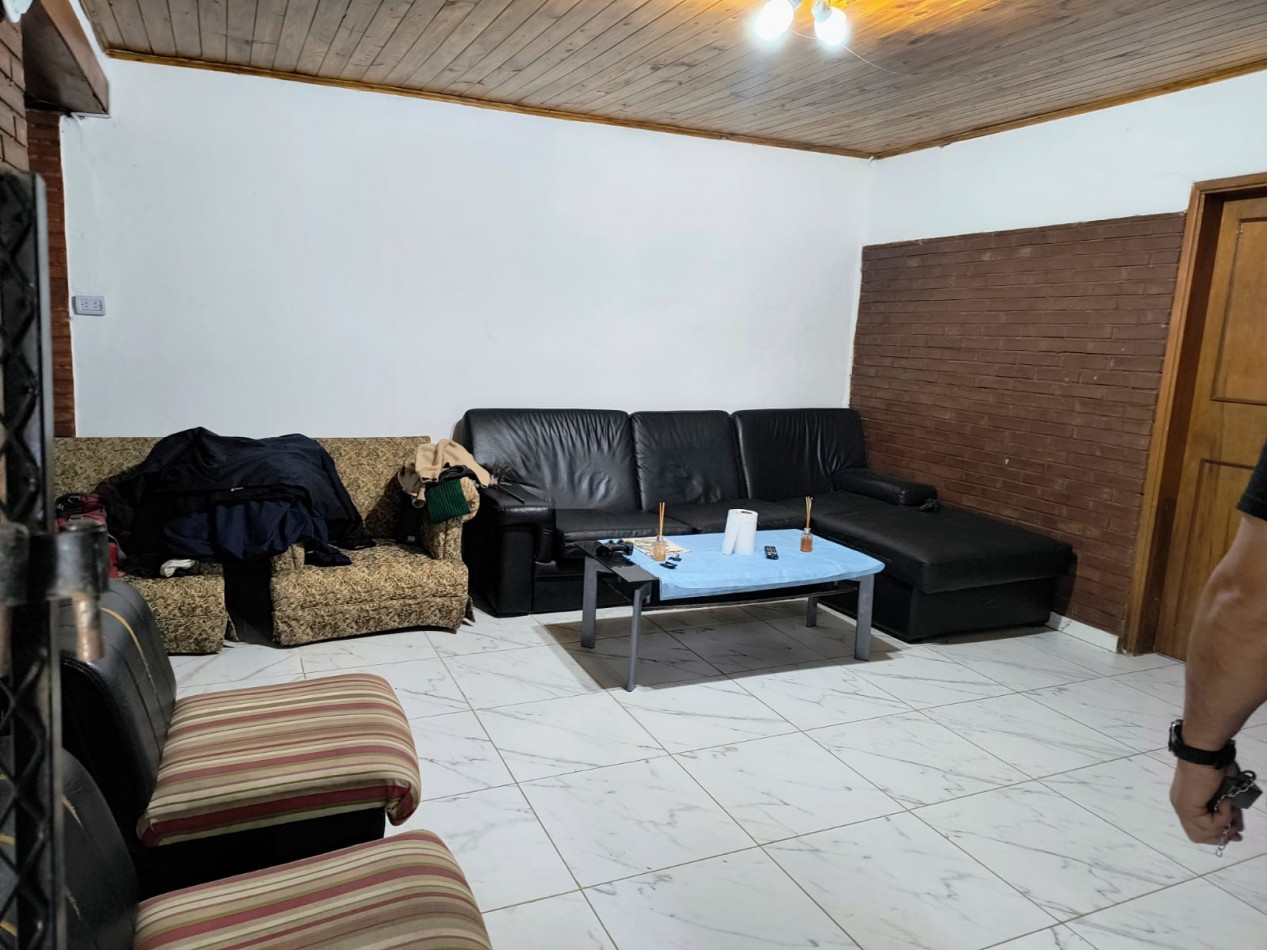 CASA CON PILETA BARRIO PERUZOTTI