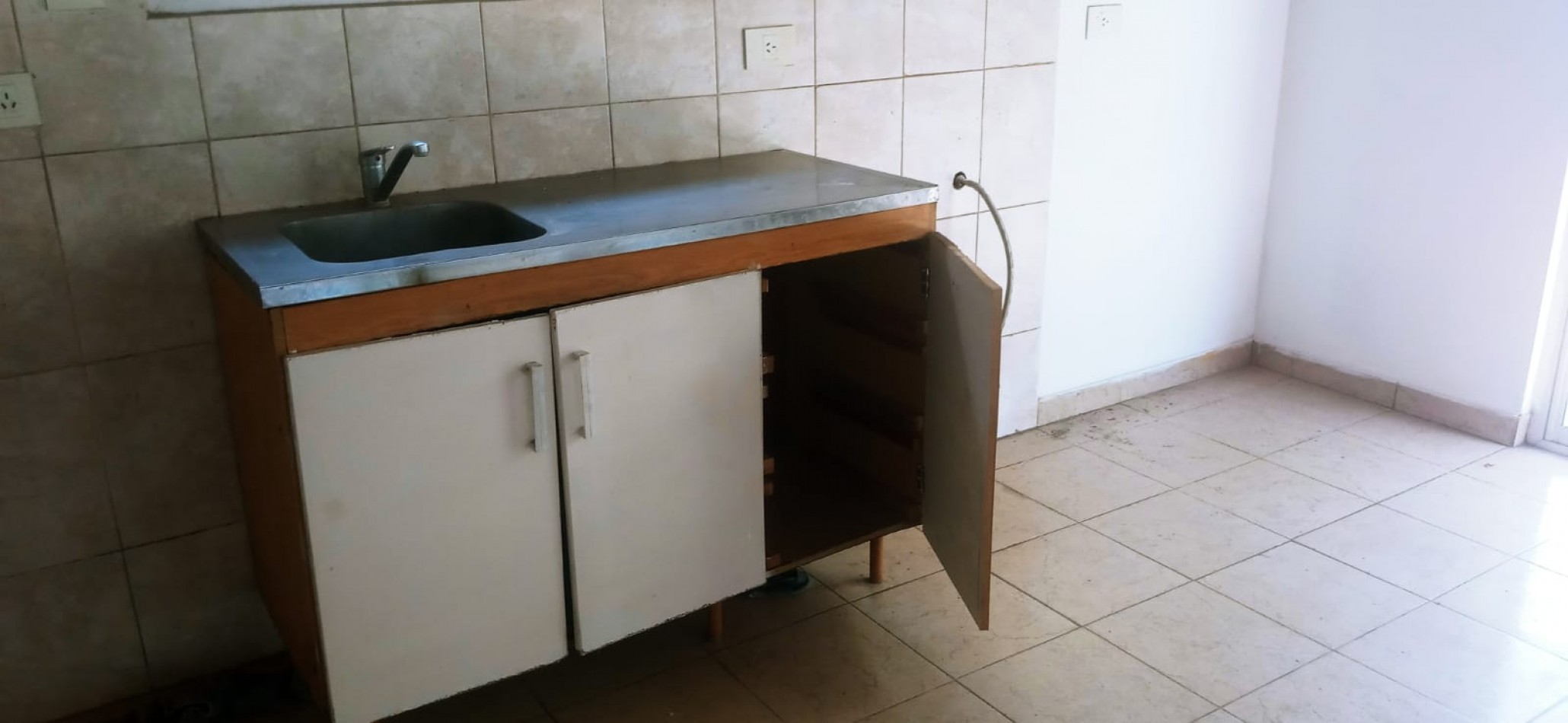 DEPARTAMENTO EN ALQUILER PIEDRA BUENA 1115 BARRIO LOS TRONCOS