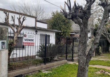 ACTUALIZADA!!!!    CASA EN VENTA a metros calle Guido